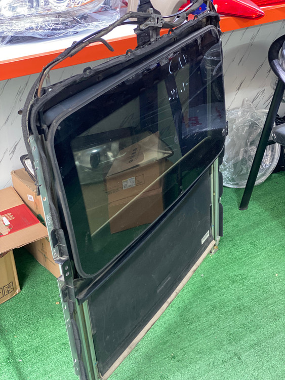 سانروف سانتافه۲۷۰۰ استوک اورجینال ( جنیون) کدفنی : 921012BXXX