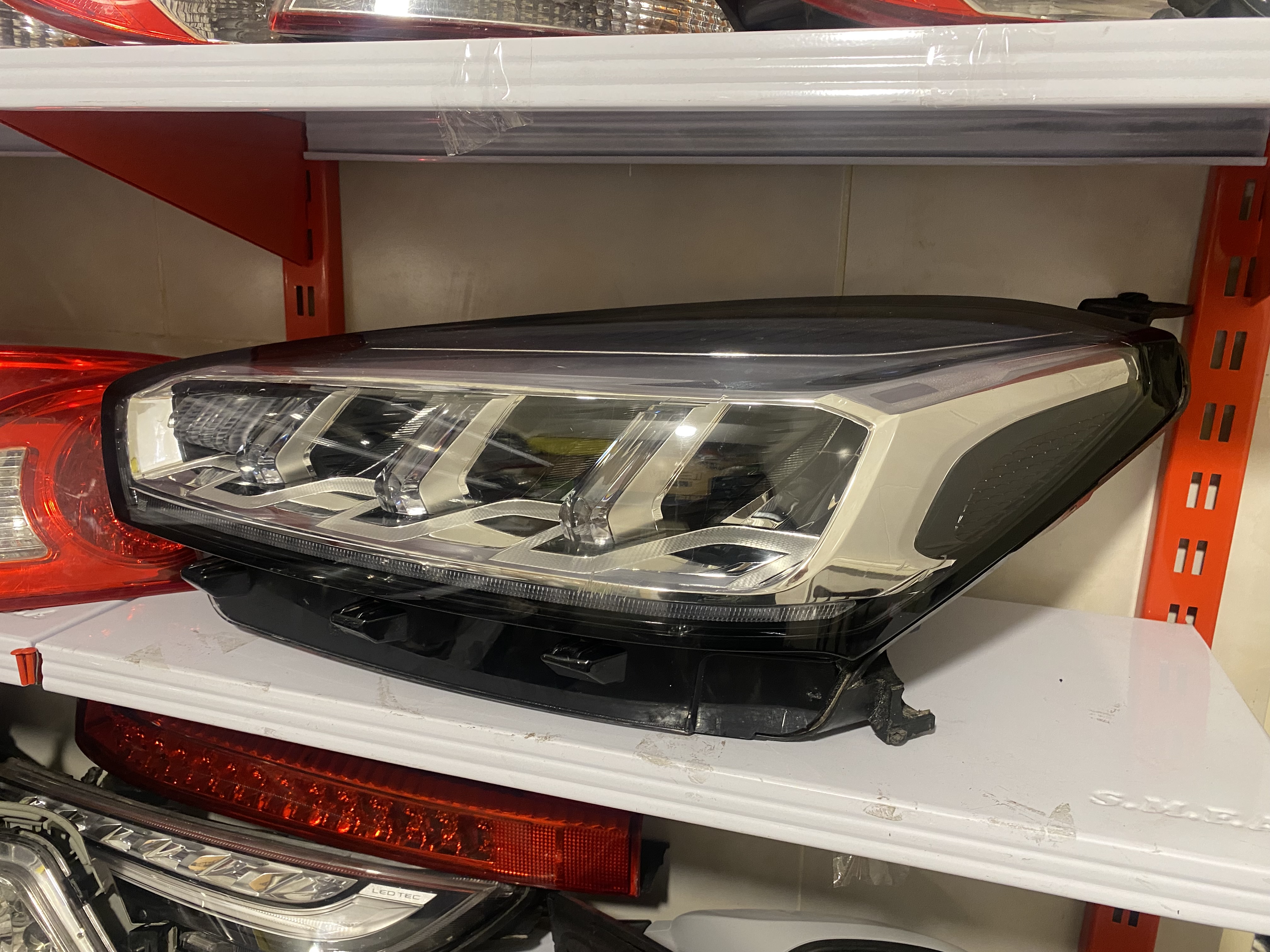 چراغ جلو تیگو ۷ پرو سمت چپ استوک اورجینال شرکتی