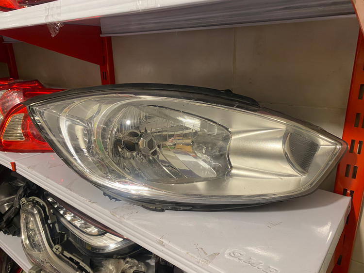 چراغ جلو جک جی ۴ ( j4 ) سمت راست استوک اورجینال شرکتی