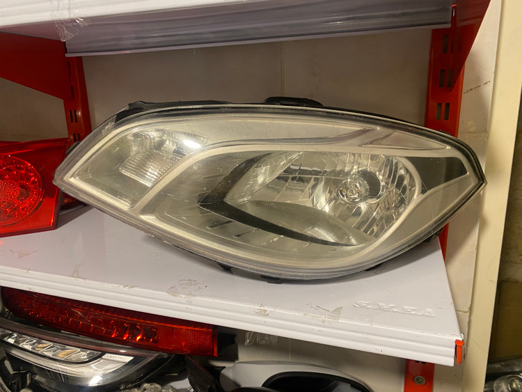 چراغ جلو برلیانس ۳۳۰ سمت چپ استوک اورجینال شرکتی