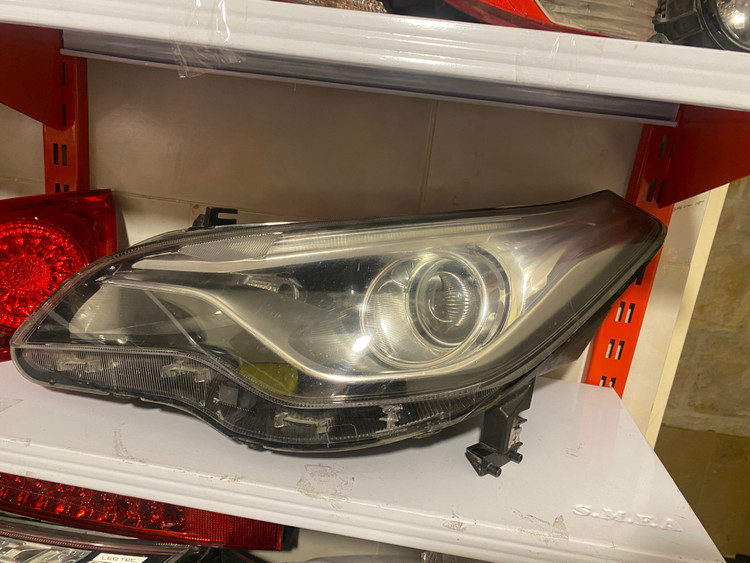 چراغ جلو بسترن b50f سمت چپ استوک اورجینال شرکتی