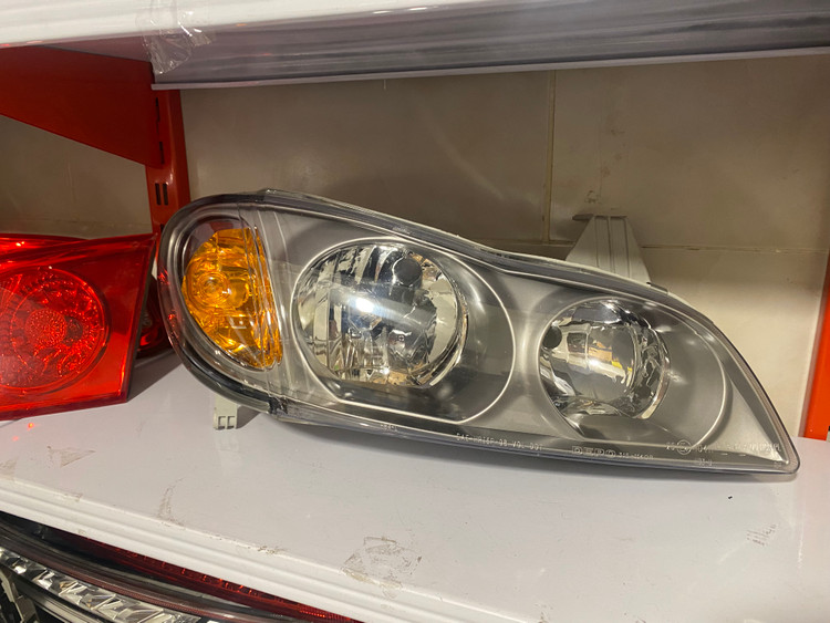 چراغ جلو ماکسیما سمت راست آکبند ( نو