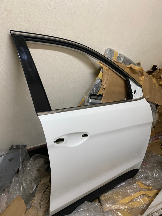 درب جلو راست سانتافه ۲۰۱۴/۲۰۱۵ سفید صدف رنگ فابریک بشرط کارشناسی رنگ