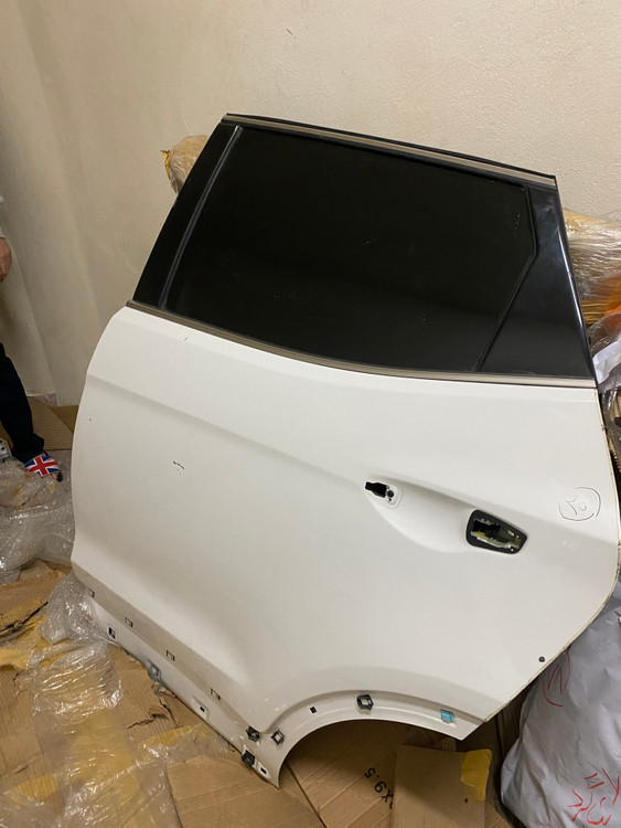 درب عقب سانتافه ۲۰۱۴ /۲۰۱۵ سمت چپ ( راننده ) سفید صدف رنگ فابریک