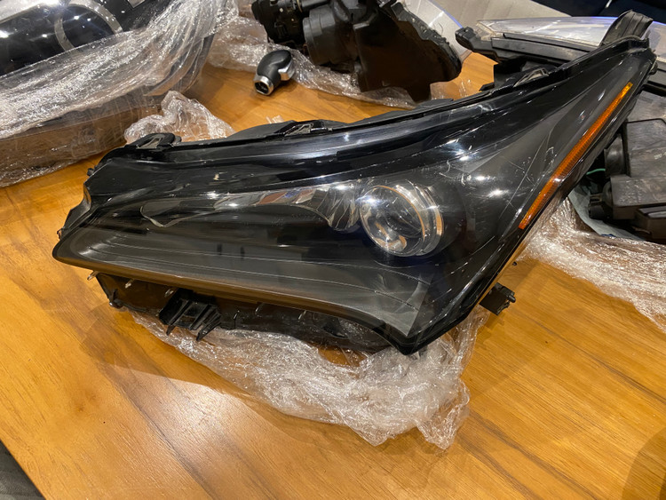 چراغ جلو لکسوس nx300/200 تک لنز سمت چپ ( راننده ) استوک اورجینال ( اصلی )